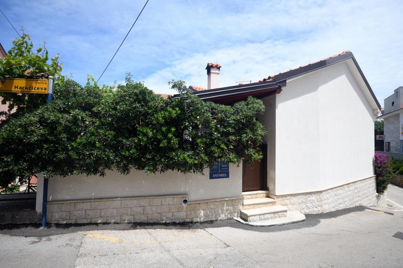 Apartments Antares Mali Lošinj Esterno foto