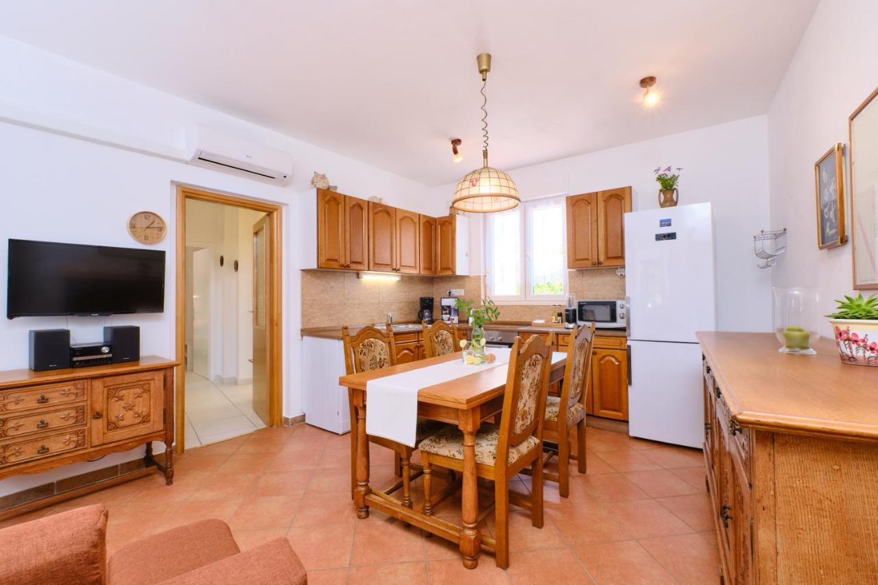 Apartments Antares Mali Lošinj Esterno foto