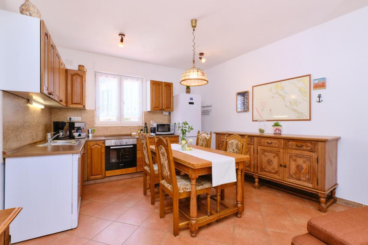 Apartments Antares Mali Lošinj Esterno foto