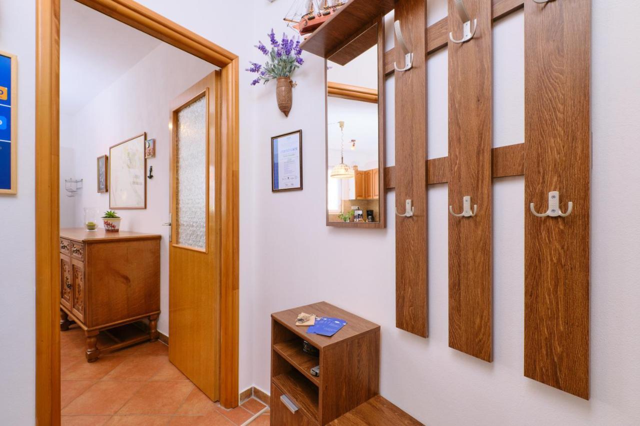 Apartments Antares Mali Lošinj Esterno foto