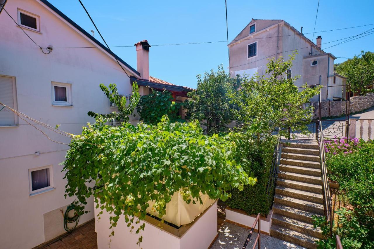 Apartments Antares Mali Lošinj Esterno foto