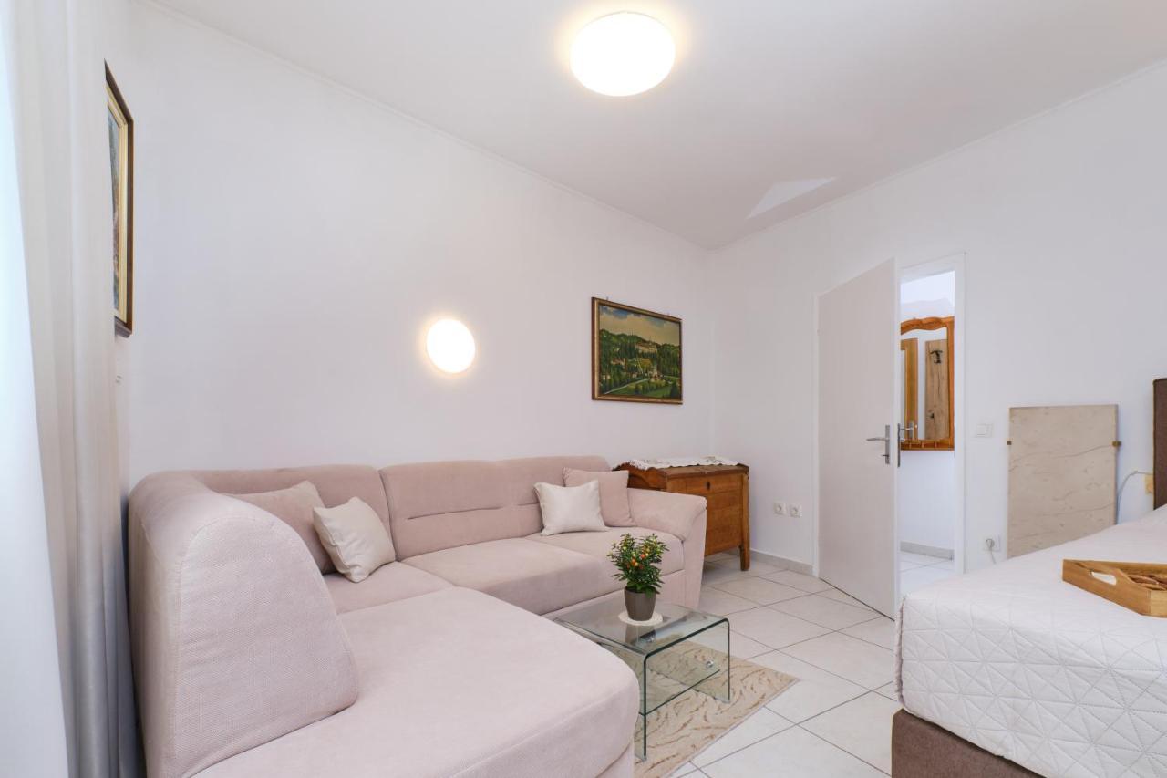Apartments Antares Mali Lošinj Esterno foto